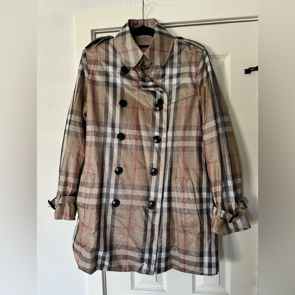 Burberry Tan and Black Trench Coat Timeless Design